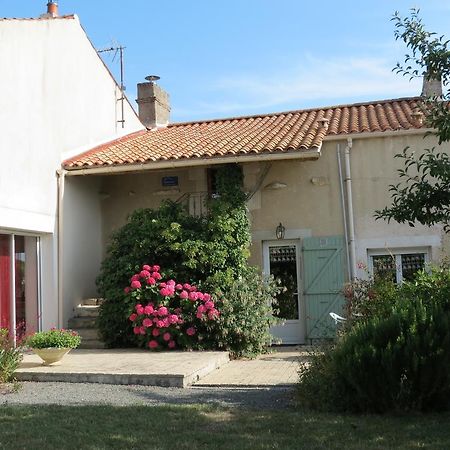 Saint-Aubin-la-Plaine L'Aubinoise Bed & Breakfast エクステリア 写真