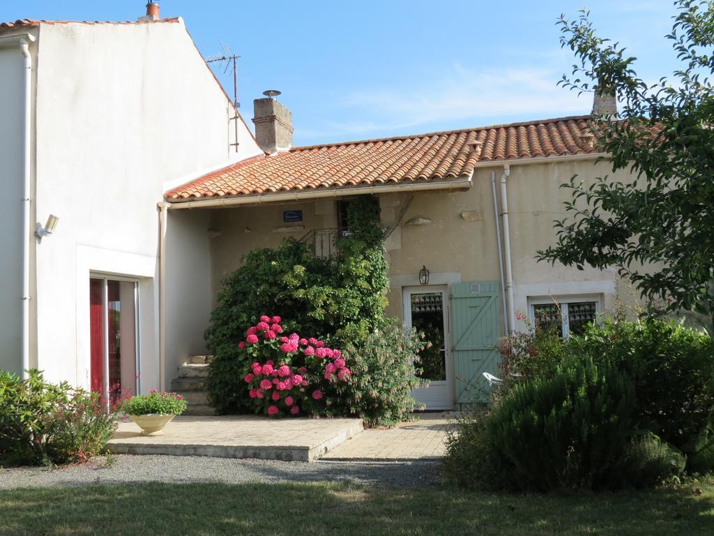 Saint-Aubin-la-Plaine L'Aubinoise Bed & Breakfast エクステリア 写真